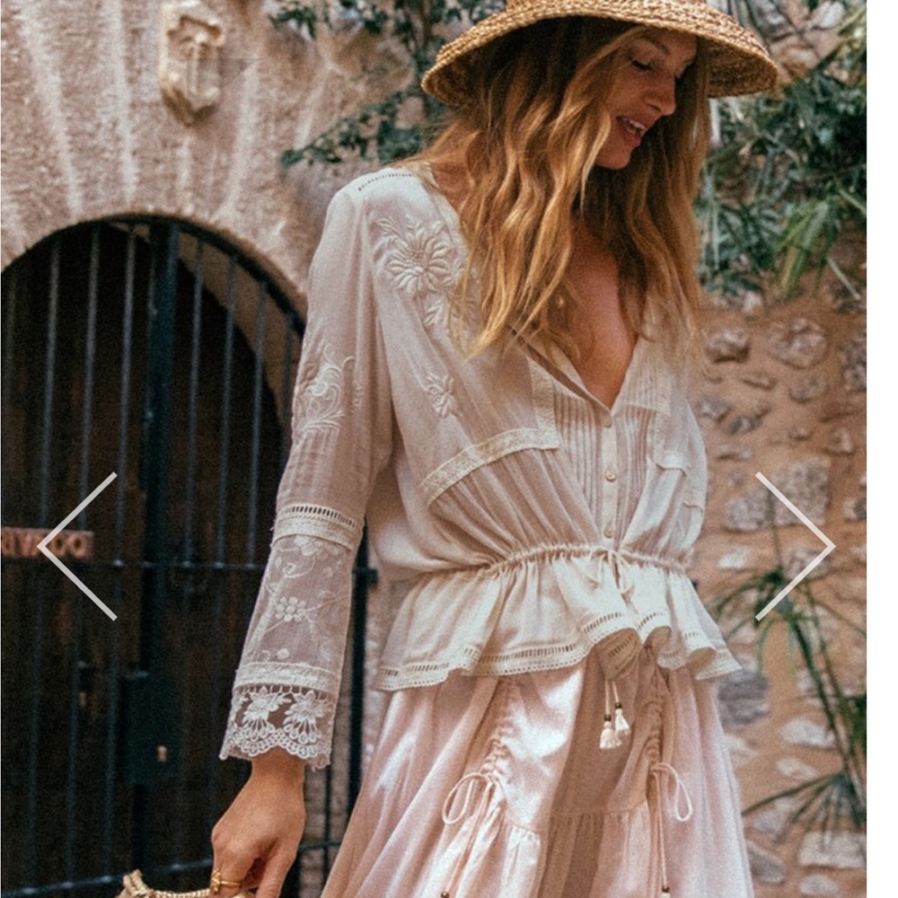 Spell and gypsy 🌙💫 maggie embroidered blouse NWT